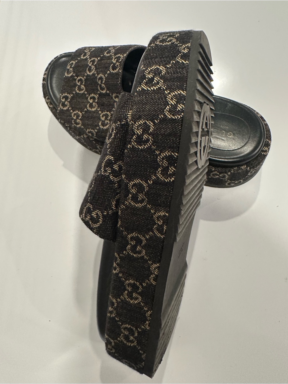 Authentic Gucci Brown Monogram Slide Sandals with Black Footbed - Picture 3 of 5